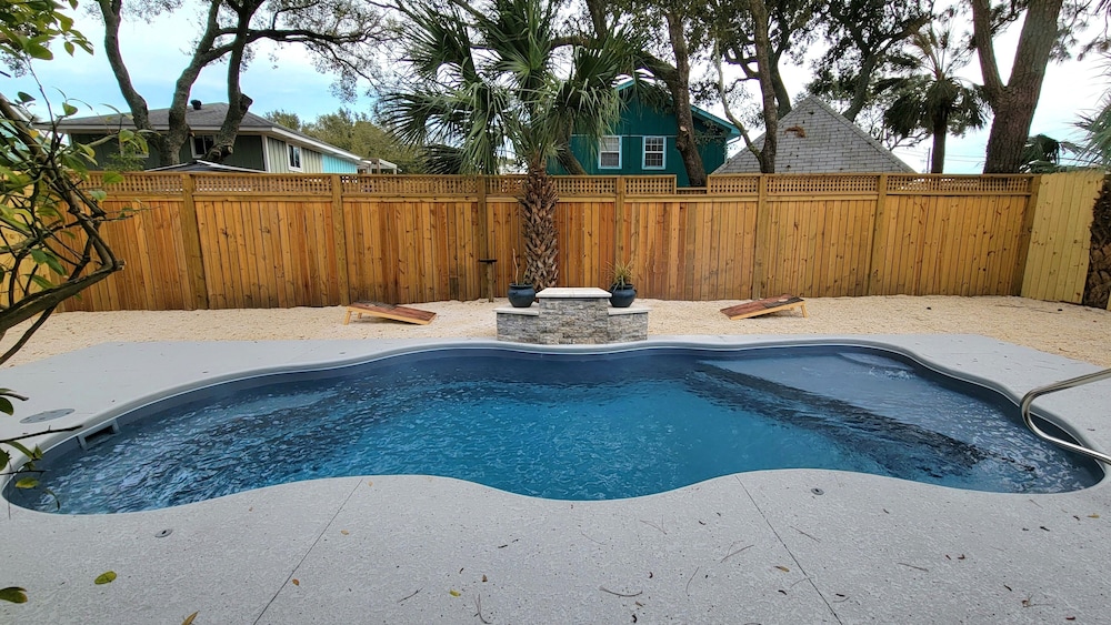 16 6th Avenue by Tybee Vacation Rentals