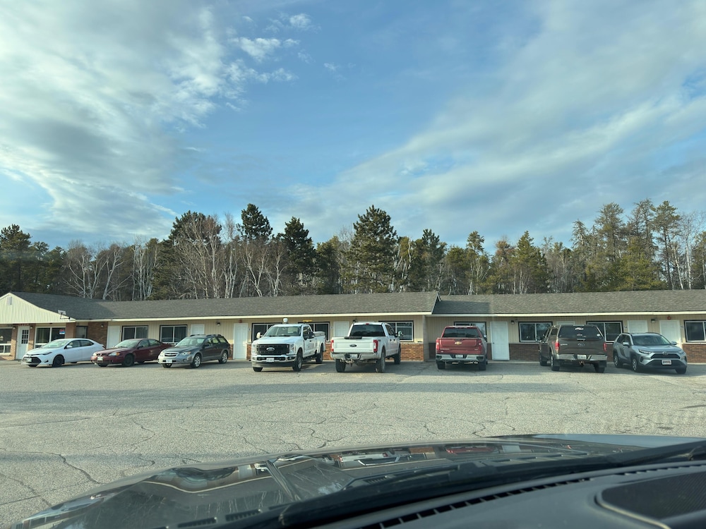 NORTHSIDE MOTEL