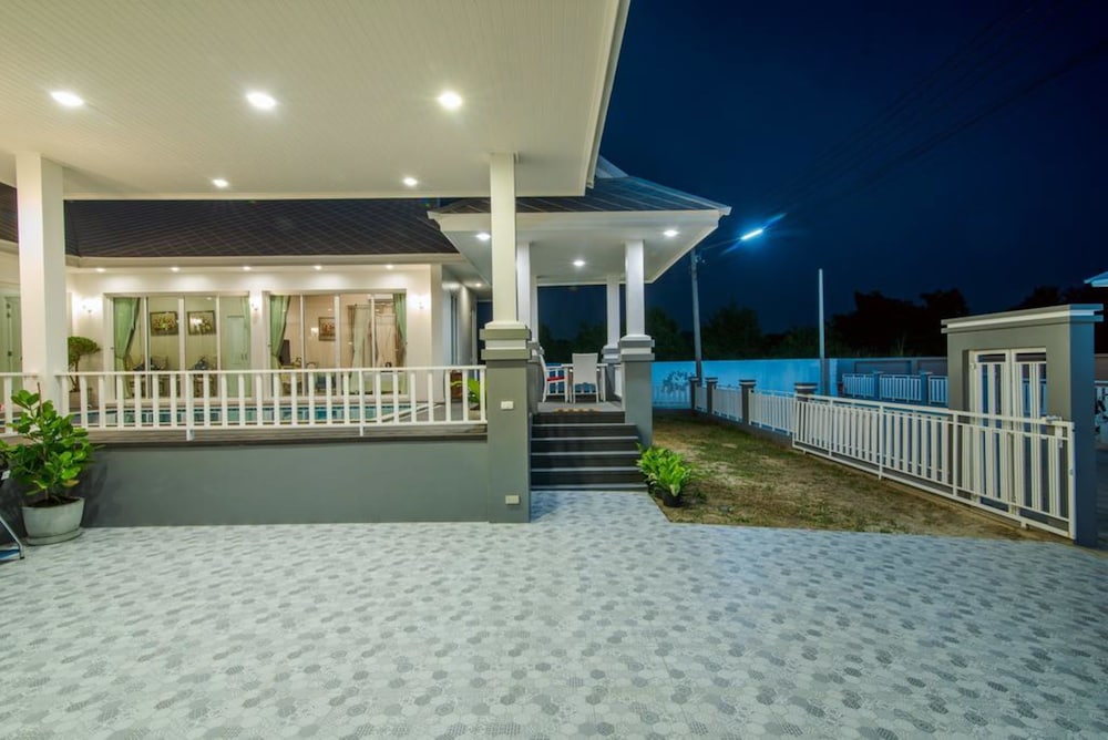Baan Hua Hin Suk Jung