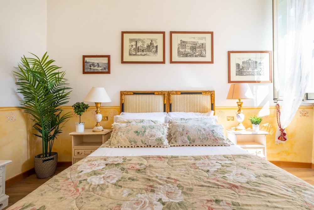 Cozy Chic Suite Near Campo de Fiori