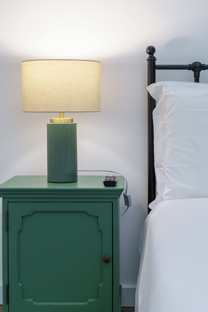 KleoSuites