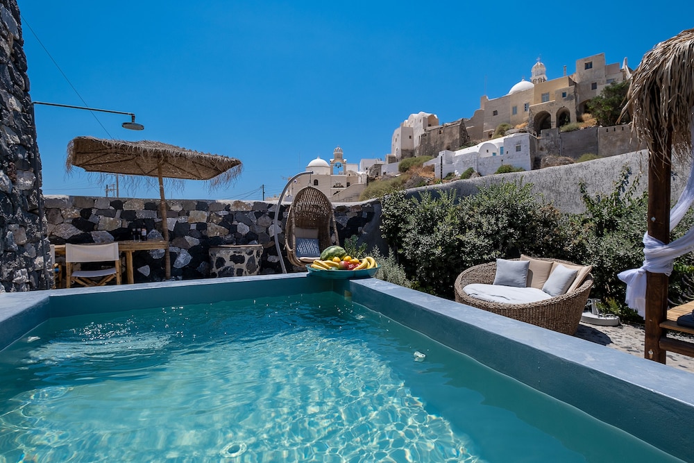 Rock Villas - Emporio | Pool, Jacuzzi, Castle View