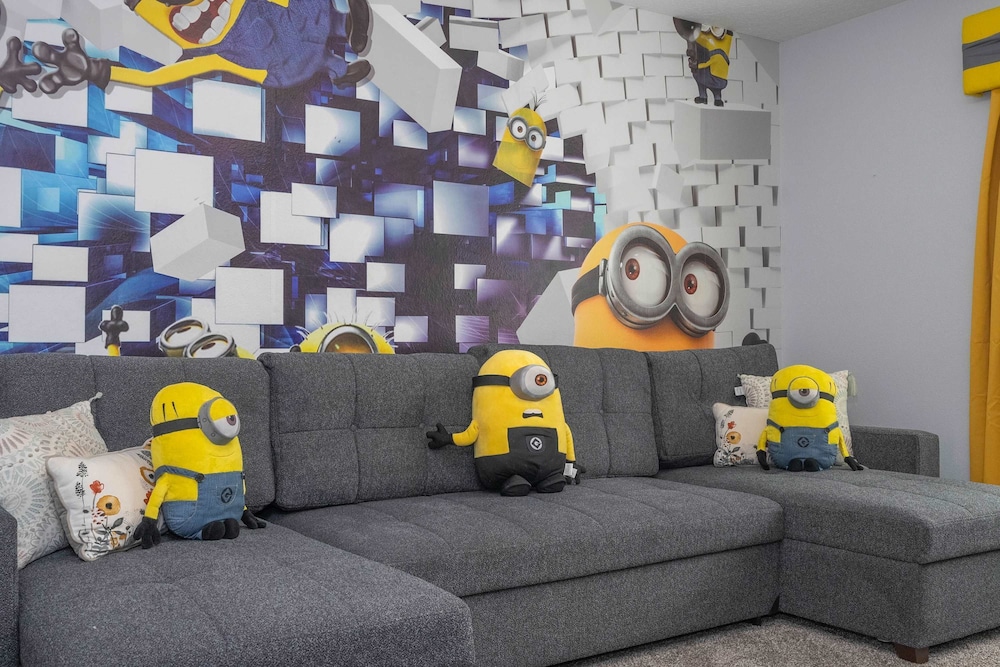 Home 6bed Themed Rooms Game Room Storey Lake