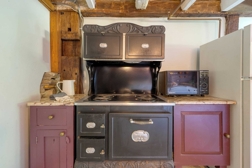Historic Barn Retreat w/ Pool & Pond Views Longview Pond Lodge by Avantstay