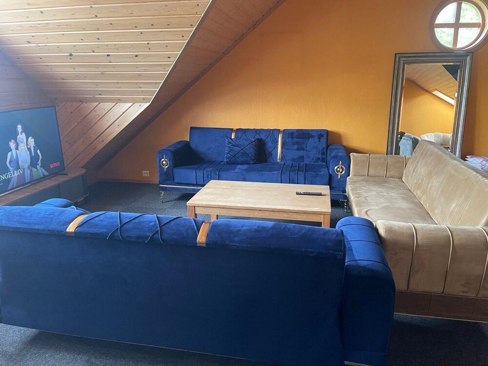 Arctic Skyview Retreat in Tromso - With Parking