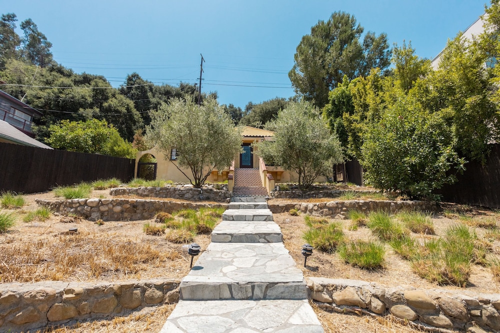 Fredonia by Avantstay Great Views of Studio City