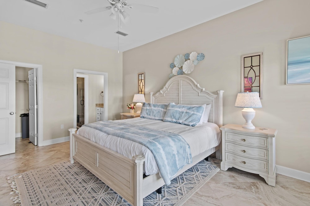 Pavilion Palms 203c