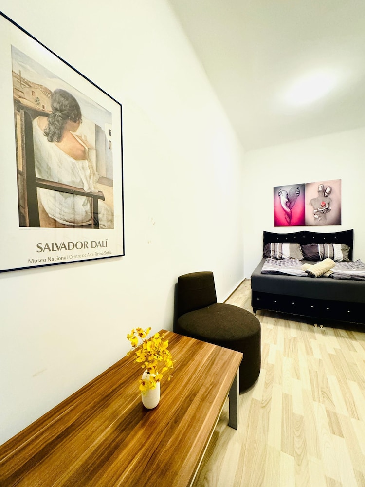 3BR Stay for 6P Near FAC Platz