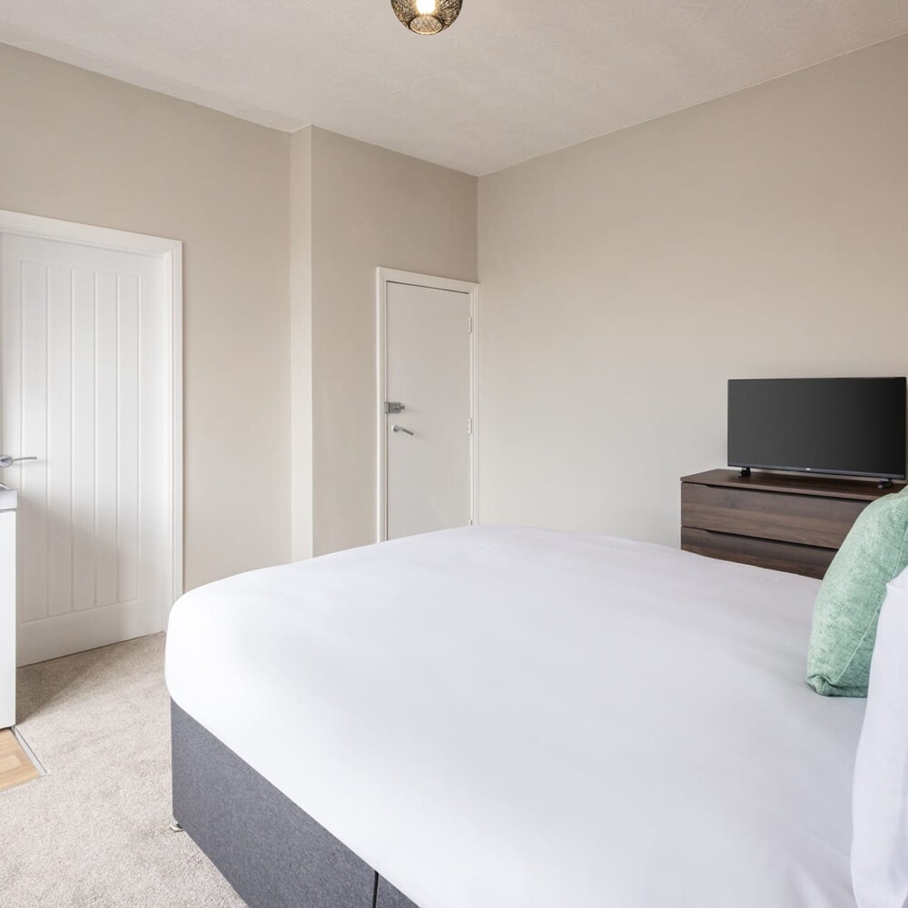 Host Stay Clifton Studio 2 view 5