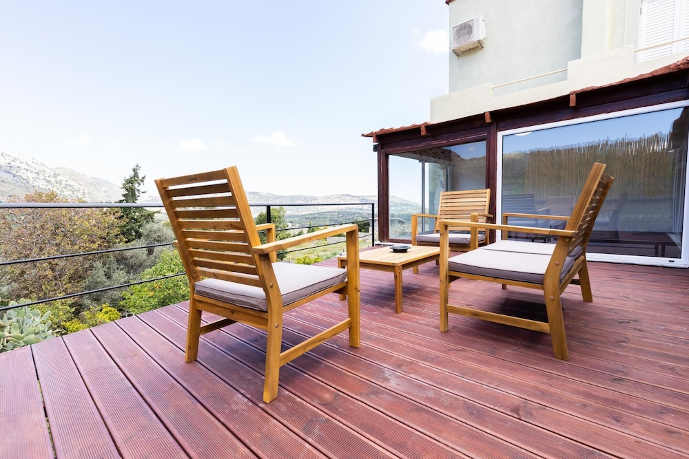 Ivis Countryside Villa view 5