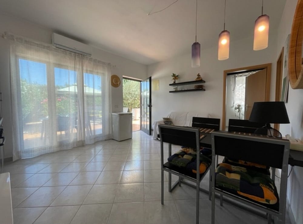 Appealing Apartment With Garden