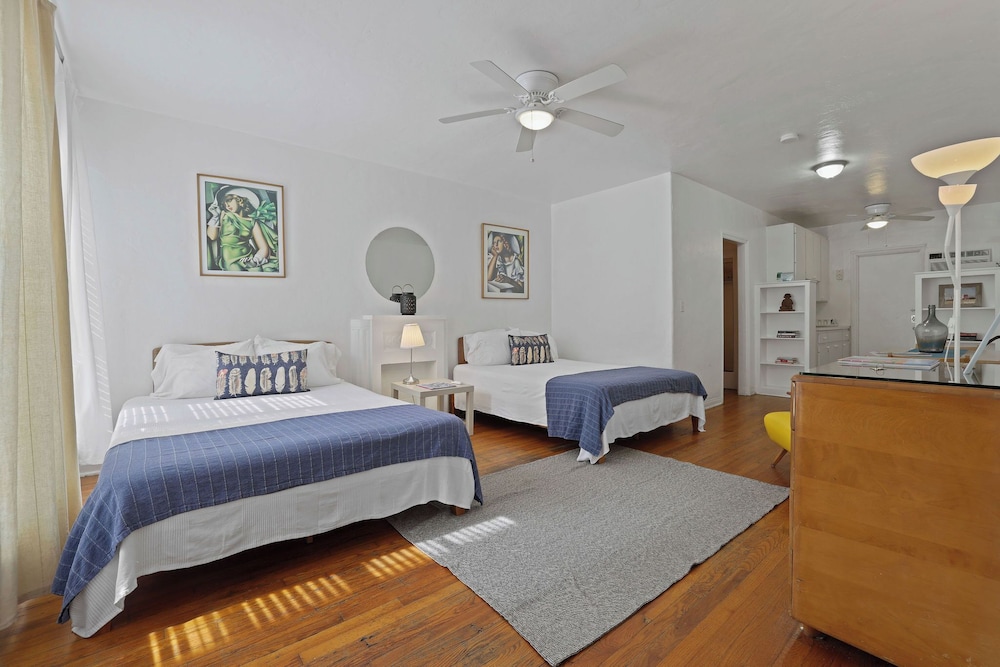 Barcelona Studios Guesthouse