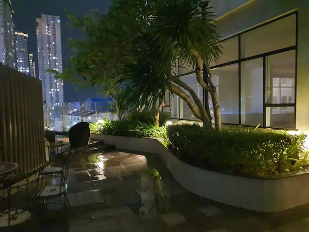 Sunrise City View Apartment