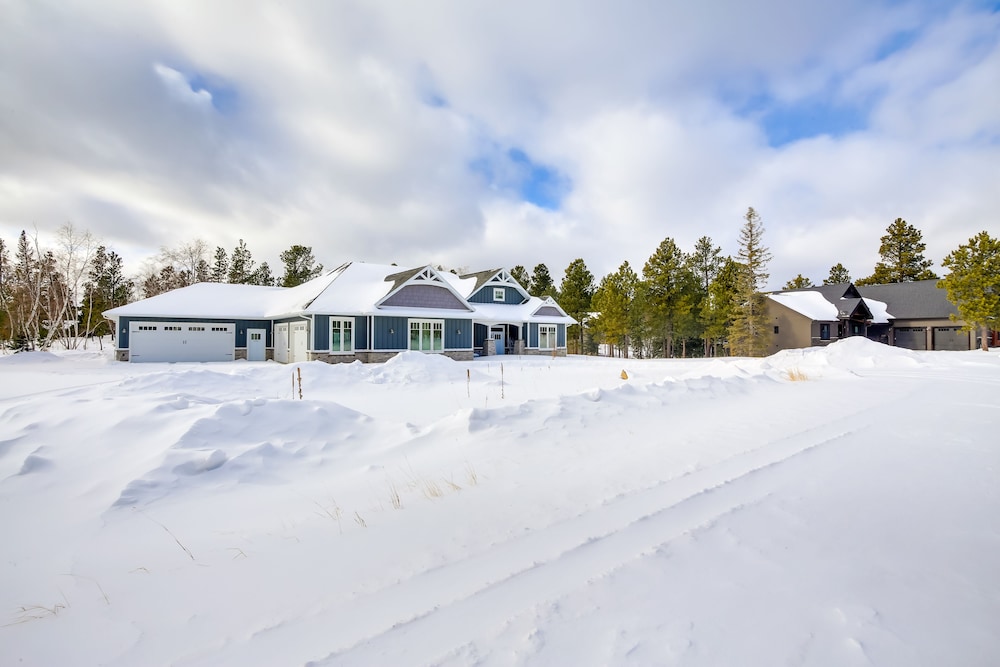 Modern Lead Cabin w/ Hot Tub, 6 Mi to Skiing! view 5