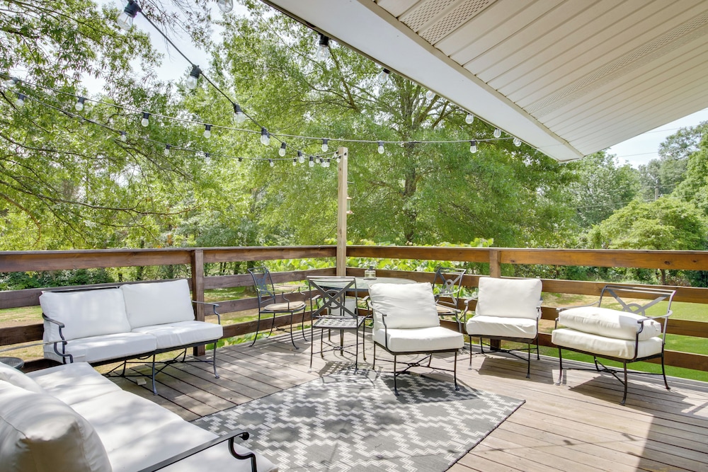 7 Mi to Tennessee River: Home w/ Patio in Florence
