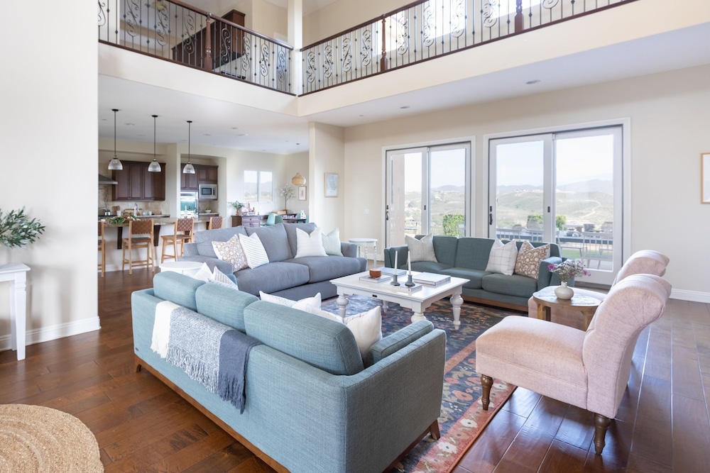 Palazzo Del Sol By Avantstay Breathtaking Home w Mountain Views Hot Tub