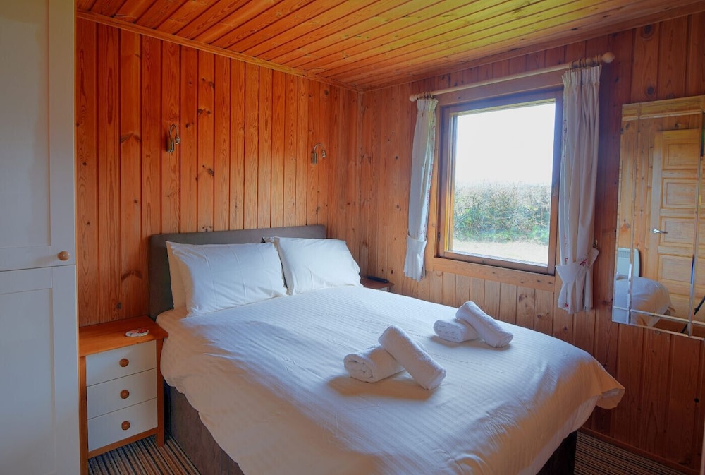 10 Pinewood Retreat