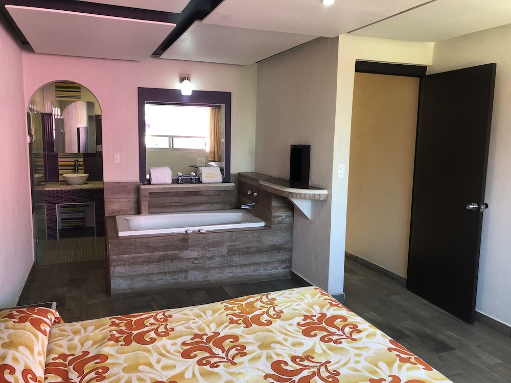 Hotel & Villas 7