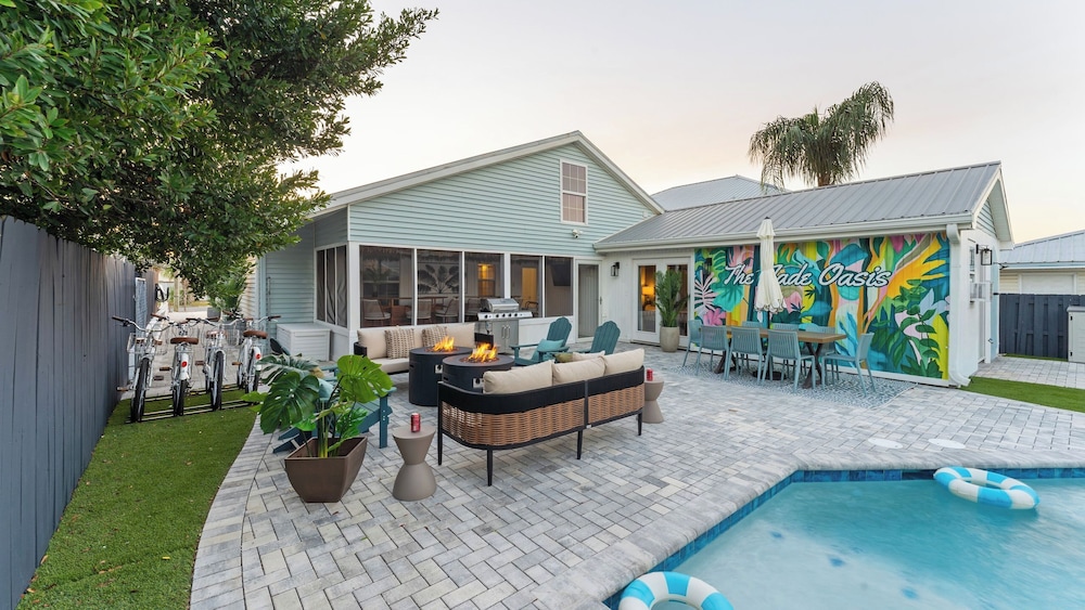 PCB Stay w/ Heated Pool, Hot Tub, Bars, Game Room & Quick Walk to Beach The Jade Oasis by Avantstay