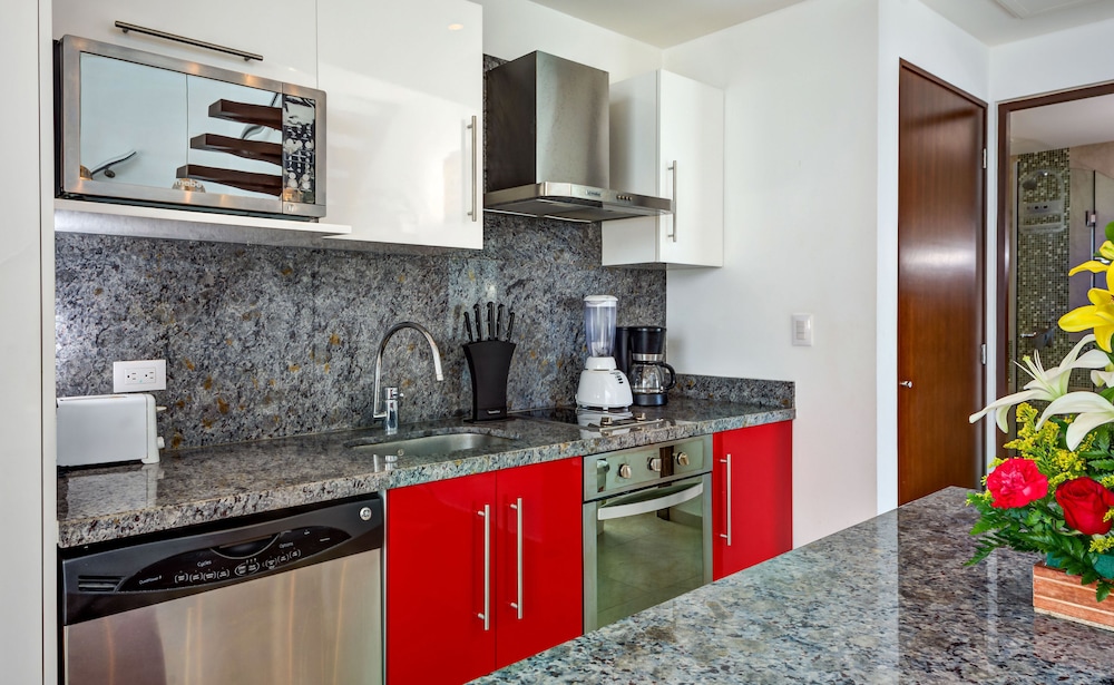 Penthouse Skyline 2BR 2BathR & Balconies
