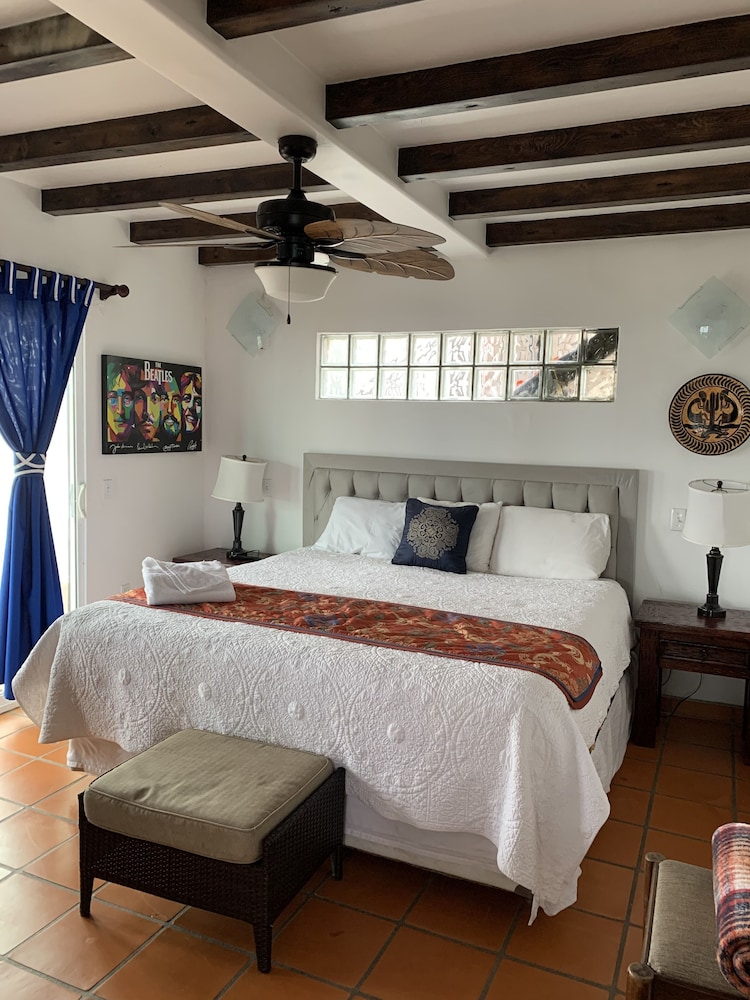 Casa Playa Baja