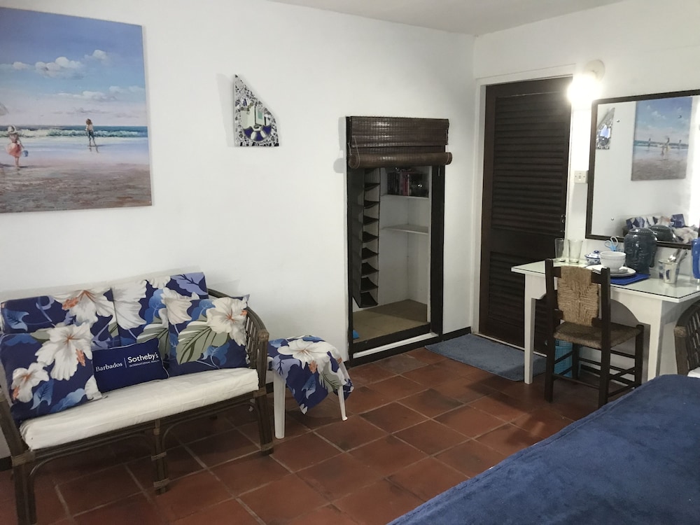 Barbados Chi Guest House