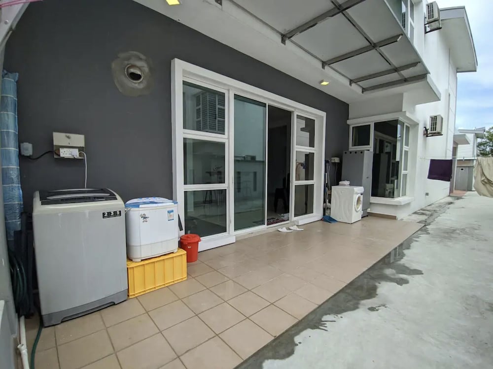 Lux Desaru Villa