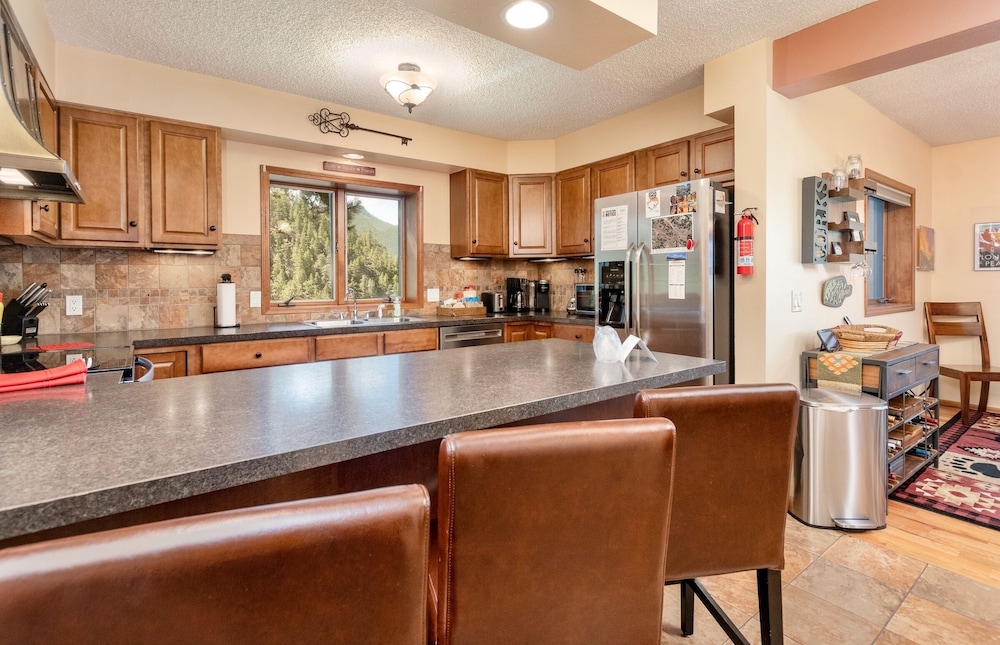 Divine Destiny Luxury At Windcliff 6 Bedroom Condo by RedAwning view 2