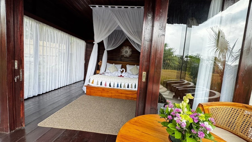 Eco Oasis Wooden Villa
