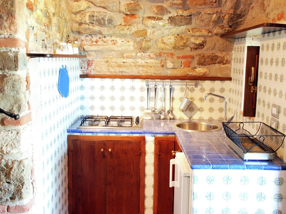 Romantic Stay Near Velia view 4