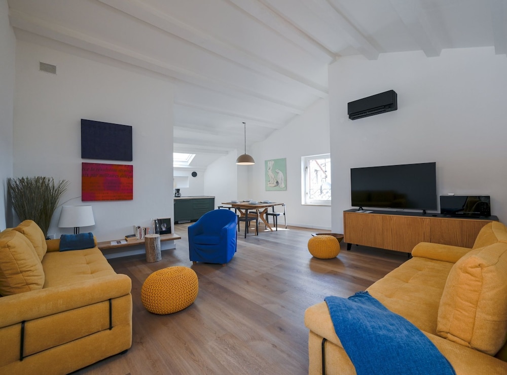 Radiant and Trendy Downtown Rovinj Apartment