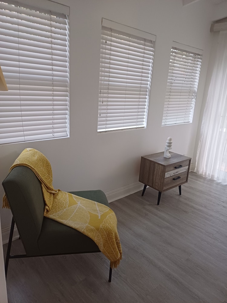 Cosy 2 Bedroom Apartment in a Prominent Area of East London Nahoon