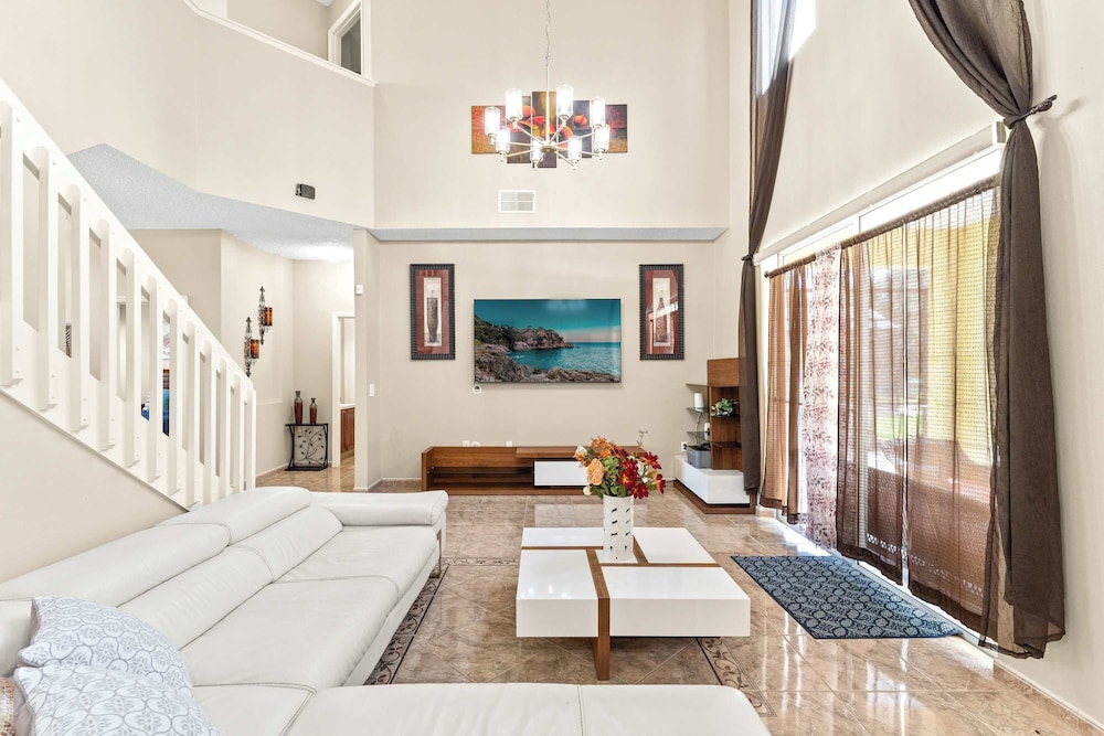 Jasmine Breeze Home for 12