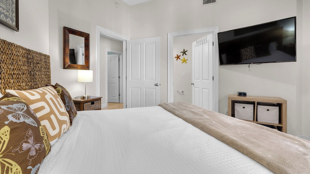 Legacy 303: Beachfront Retreat on 30a!