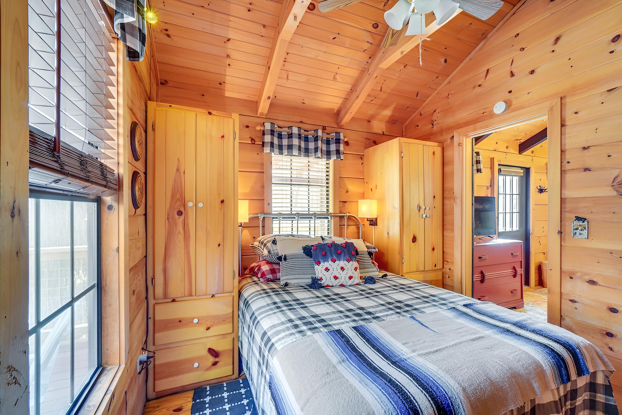 Cozy Sevierville Cabin w/ Private Hot Tub + Deck view 4