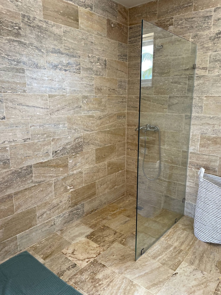 Large 3-bedroom Apartment