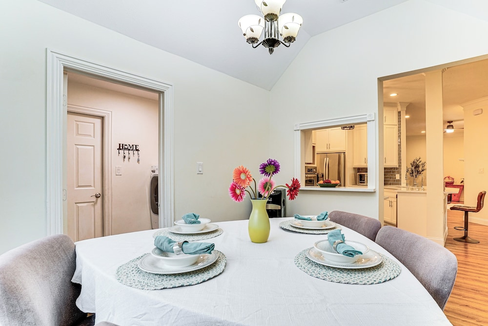 Spacious Family Retreat in Fort Worth Area!