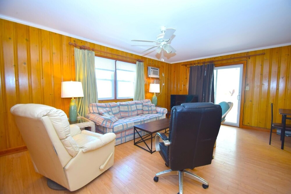 Sea Point 6 2 Bedroom Condo by RedAwning view 5