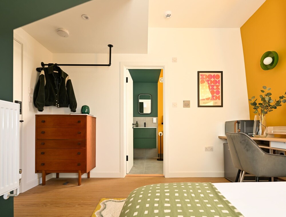 Spacious Ensuite Bedroom Close to Angel Shoreditch