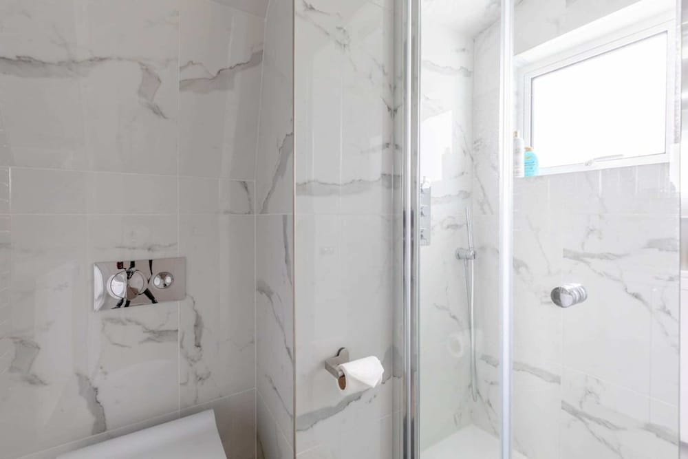 Sleek & Well-connected Studio Flat Archway!