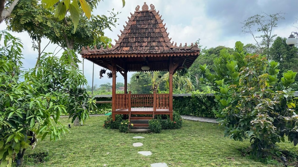 Nglaras Resort Yogyakarta
