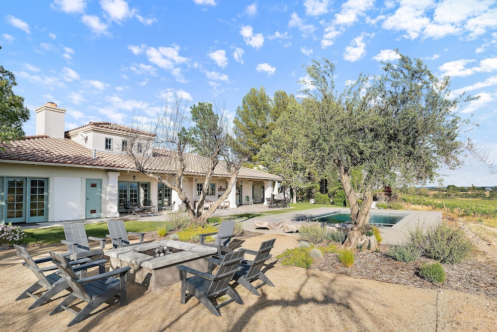 Wellsona Vineyard Retreat Pool Hot Tub Views Main Home Guest Home