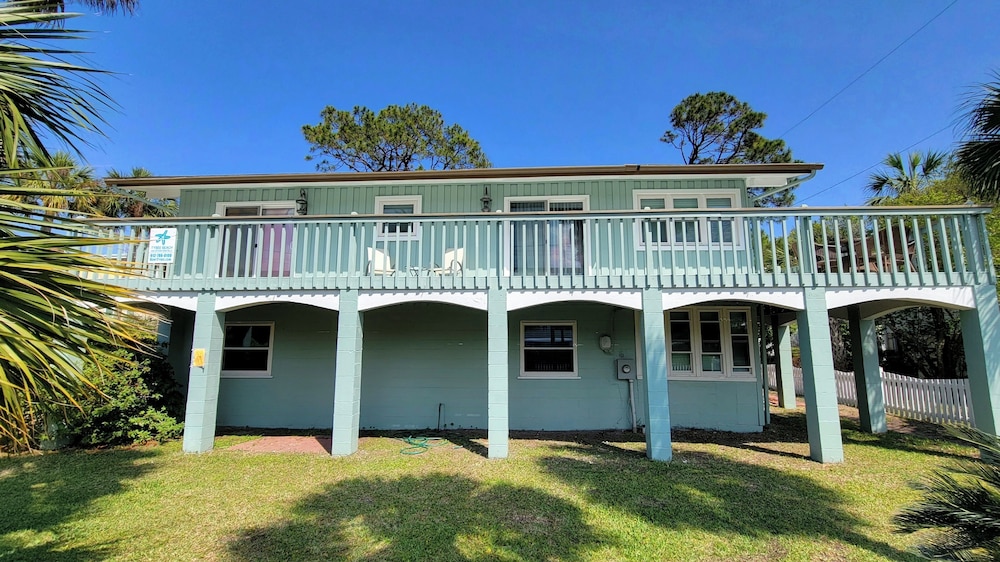 Peach on the Beach by Tybee Vacation Rentals