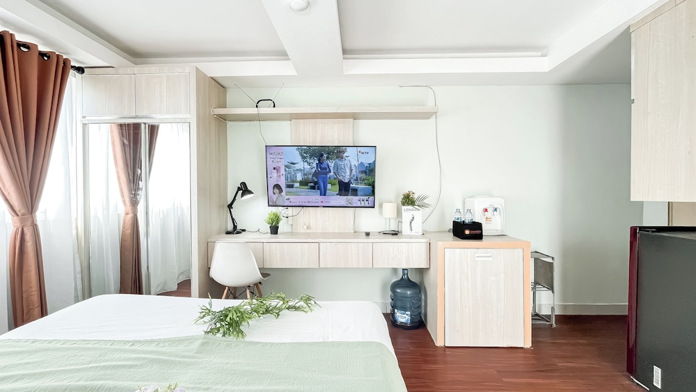 Minimalist And Homey Studio Apartment Amethyst