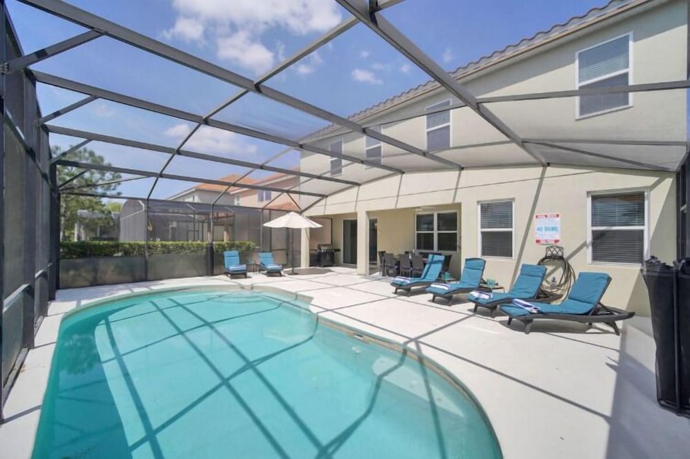 Stunner 6Br W/ South Pool, Lake View & Near Golf