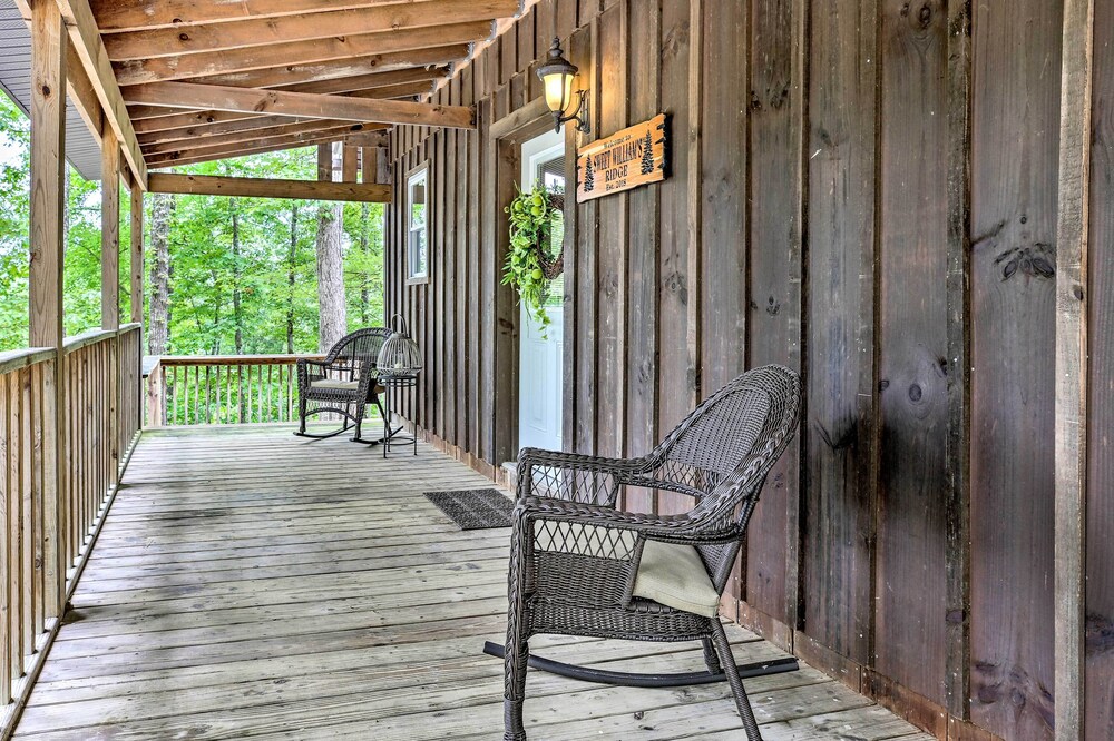 Hike & Zip-line: Red River Gorge Cabin w/ Hot Tub! view 4