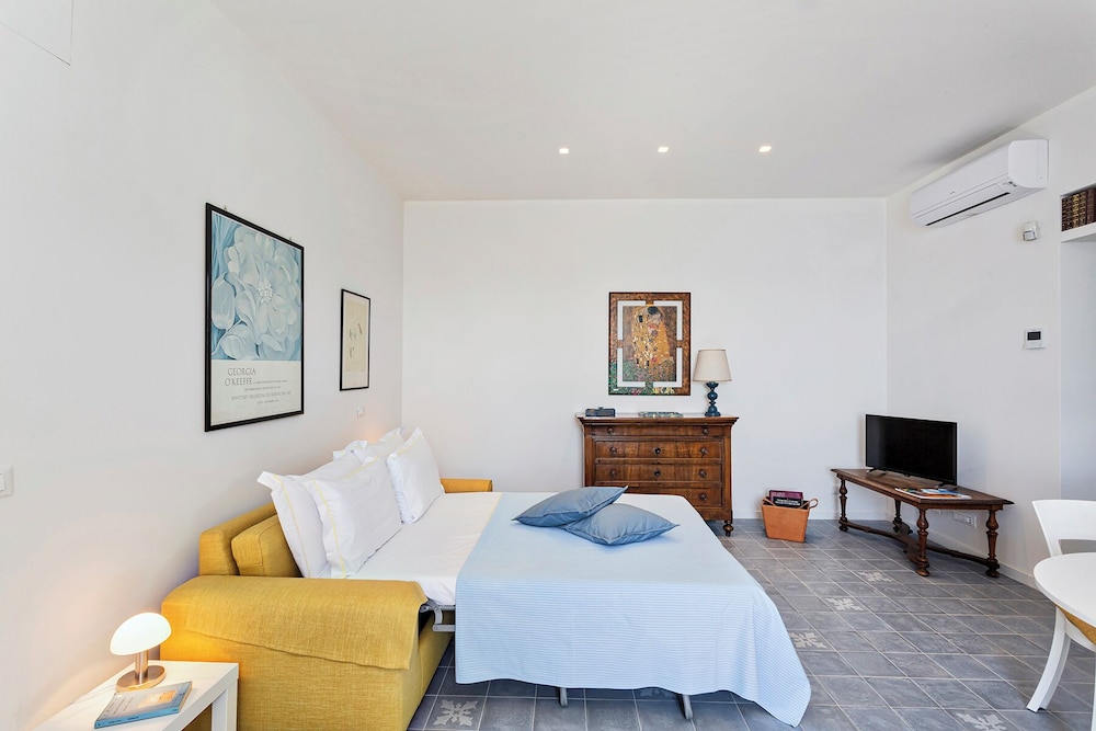 Yellow Suite sul Lungomare di Recco