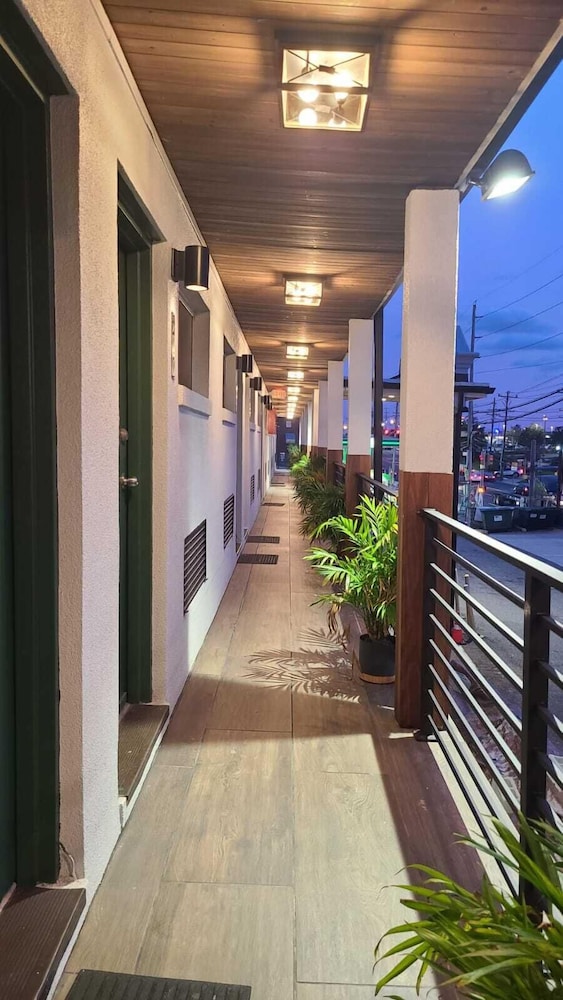Domino Motel