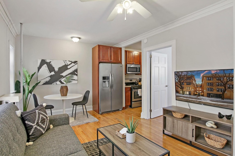 Homey 1BR - Eastwood 2S