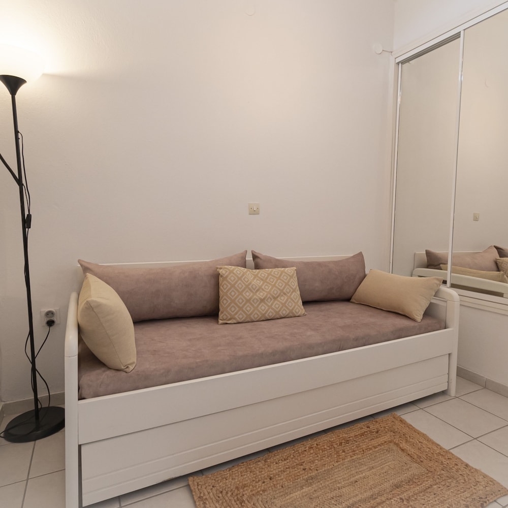 Sunny Breeze Maisonette by Rentals Pro view 3